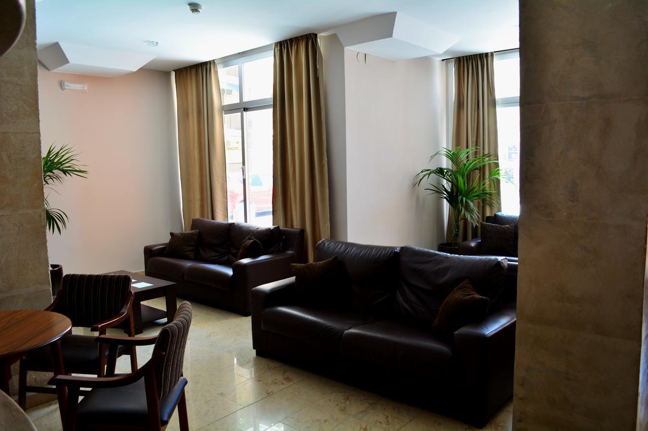 Hotel L'Escala 쿠엘라 외부 사진